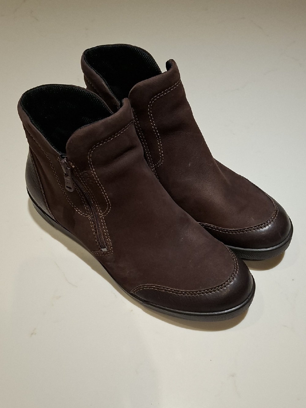 Ecco Chocolate Brown Suede/Leather Crisp II Goretex Boots (Size EU 41/US 10)